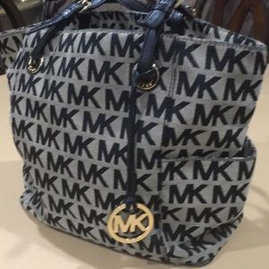 AUTHENTIC!! MICHAEL KORS BAG